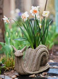 Cute Snail Statues, Garden Animal Statues, Snail Flowerpot for Garden Decoration, Unique Modern Garden Sculptures, Creative Villa Outdoor Gardening Ideas-HomePaintingDecor